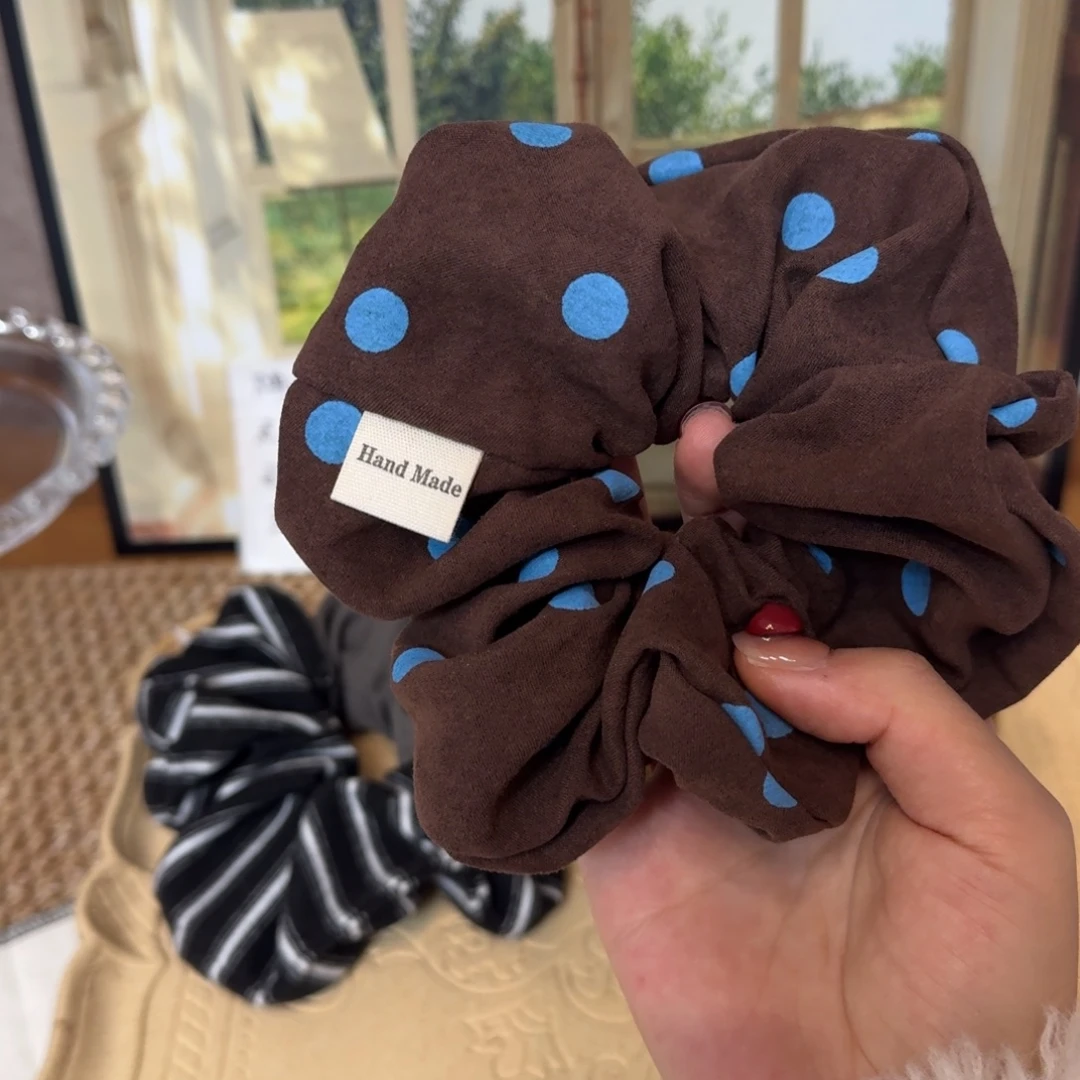 布艺铁合金咖色蓝波点肠圈