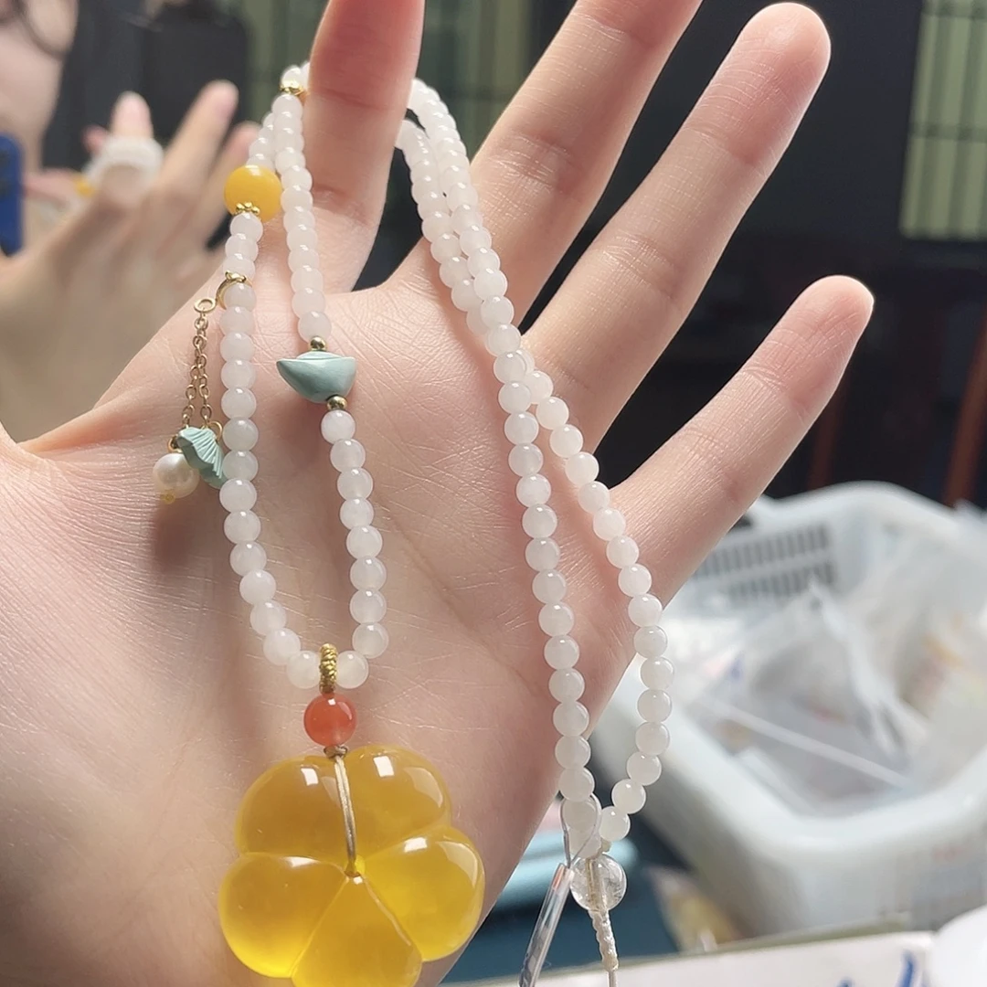 蜜蜡未镶嵌裸石吊坠