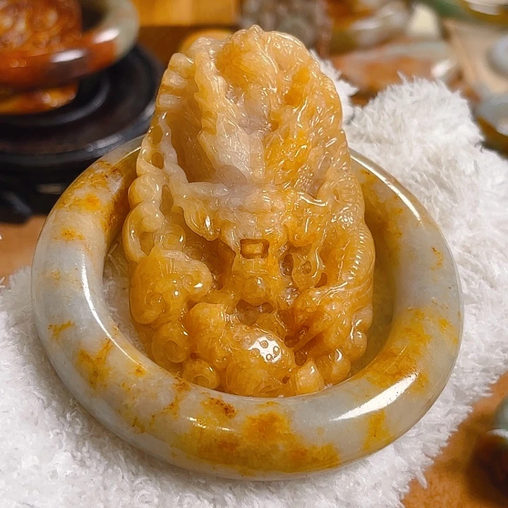 翡翠未镶嵌颈饰千位数