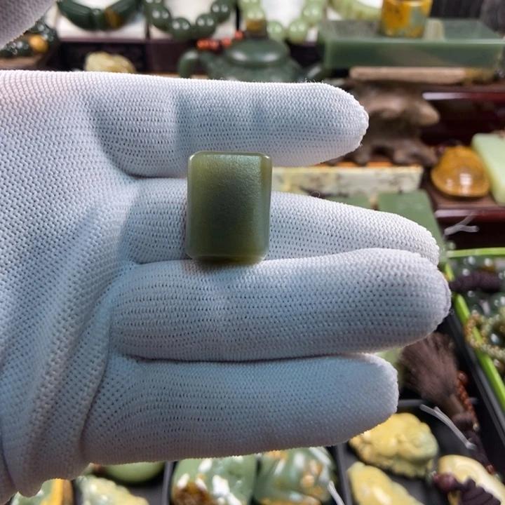 吊坠(不含链)未镶嵌透闪石质玉花****流