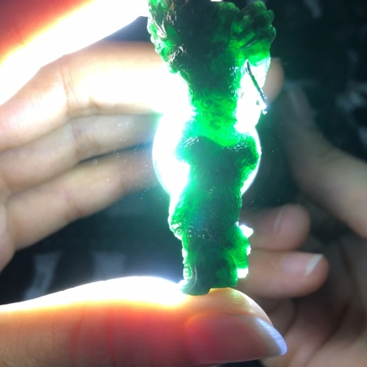定制翡翠未镶嵌龙柱
