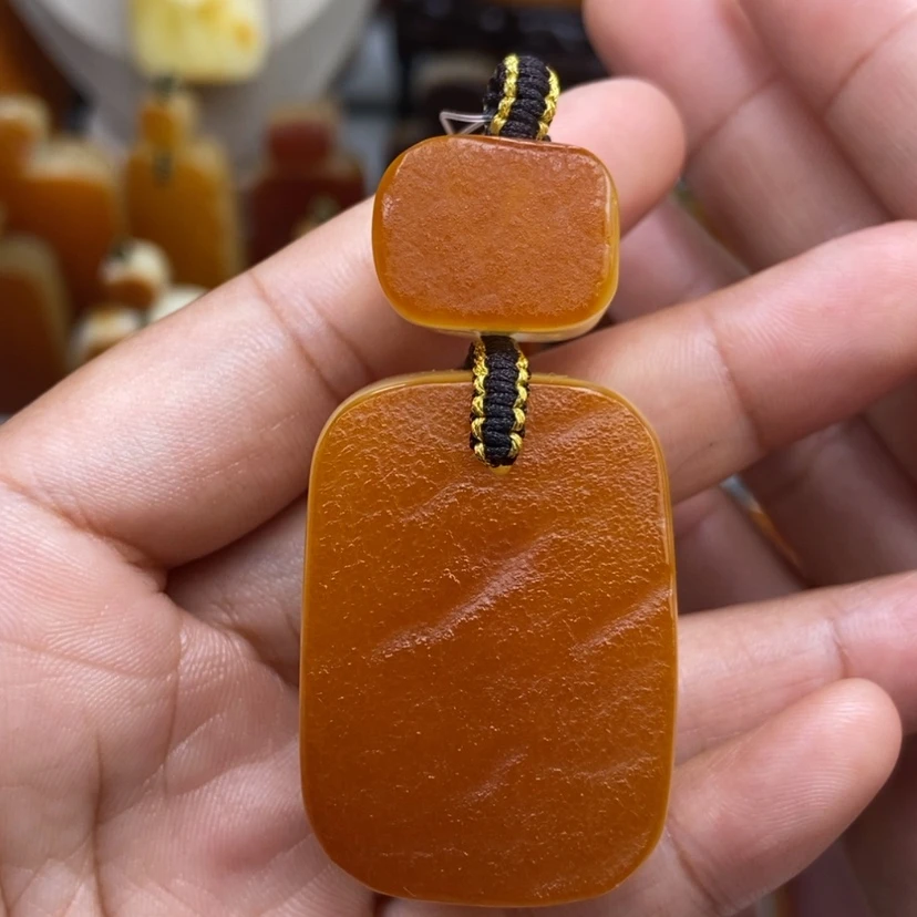 【闪购商品】琥珀颈饰未镶嵌