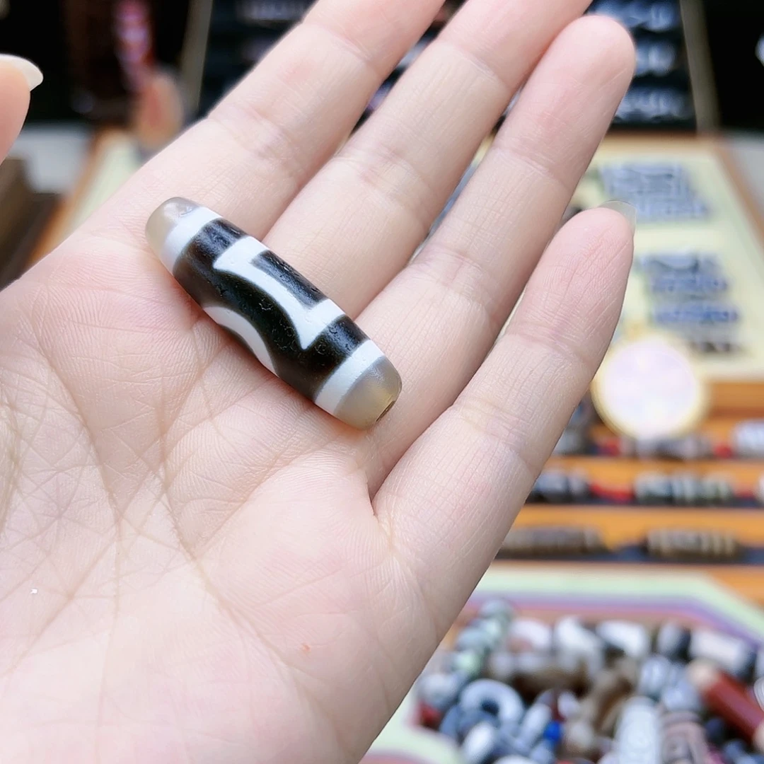 玛瑙/玉髓颈饰未镶嵌洛**珠