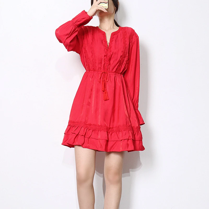 2025新款设计感刺绣荷叶边收腰显瘦纯色百搭小个子连衣裙短裙女装