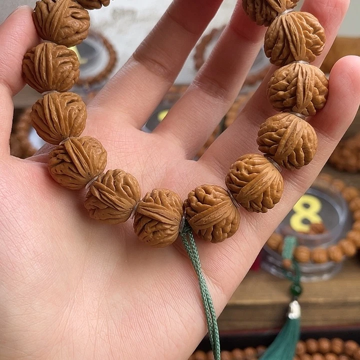 文玩核桃吊坠18刺龙