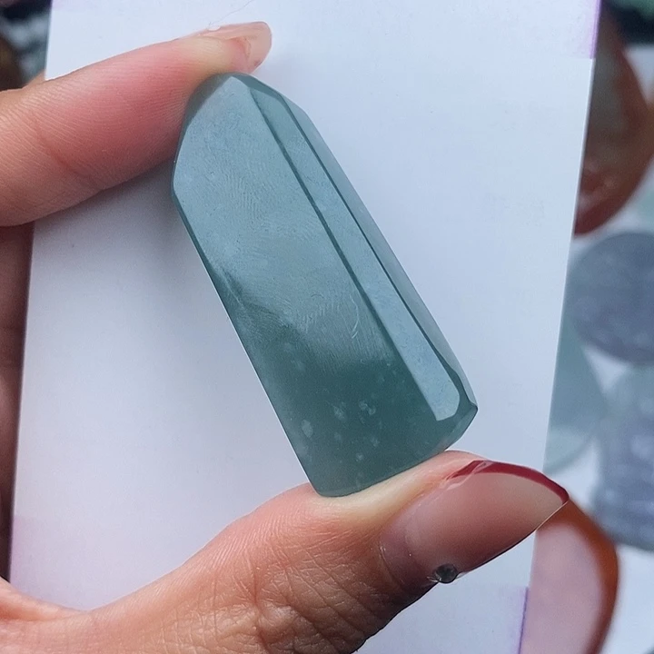 翡翠颈饰未镶嵌天然