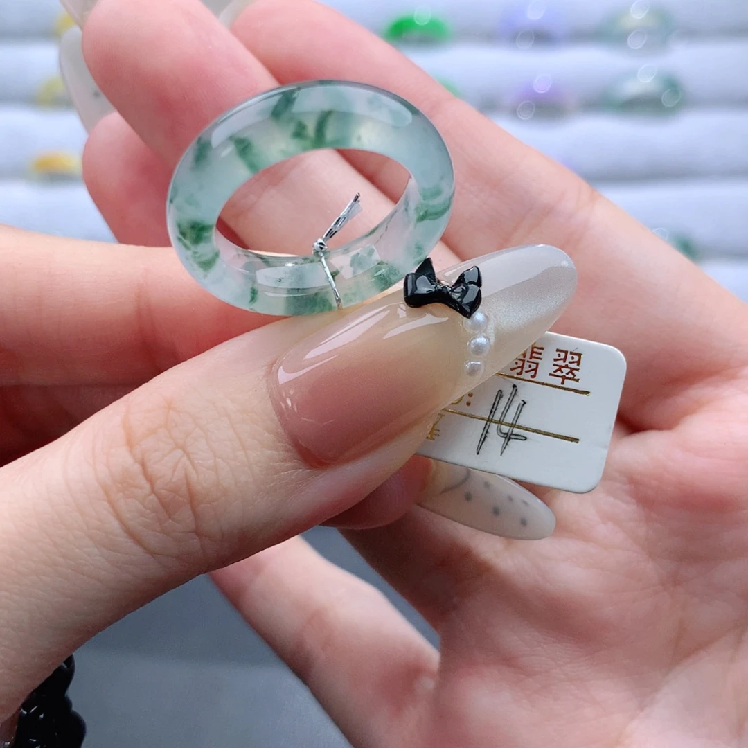 翡翠未镶嵌戒指戒指
