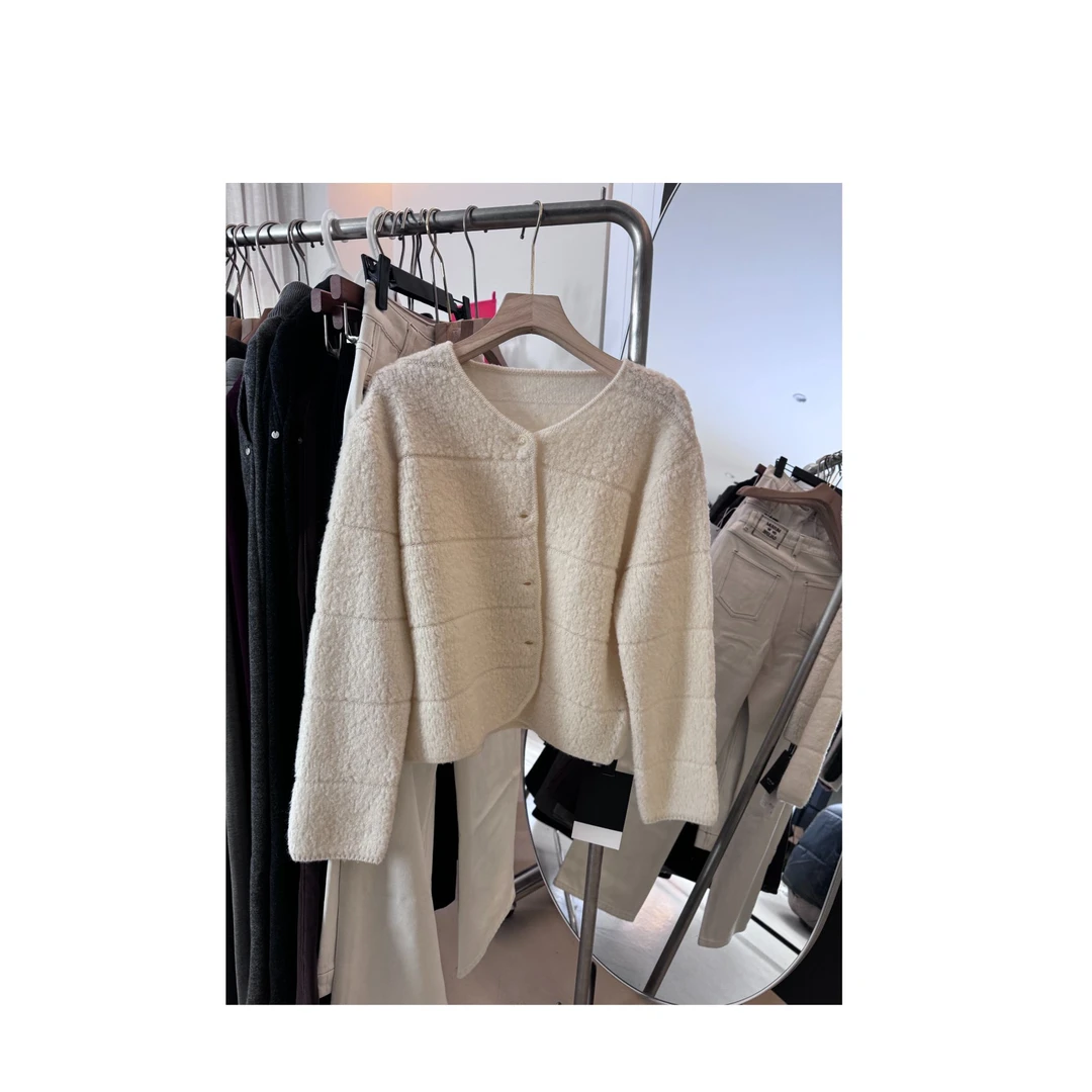 070 气质米白色外套