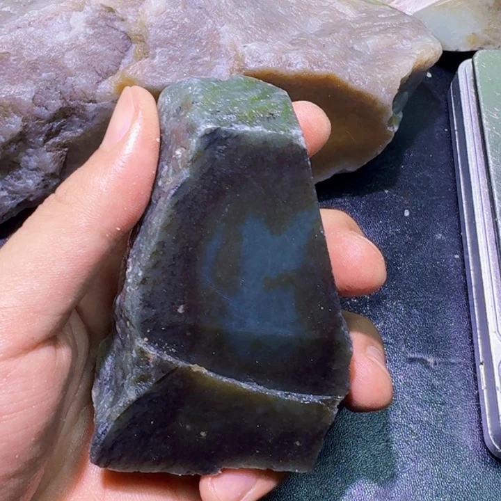 未镶嵌和田玉（糖玉）珠宝半成品