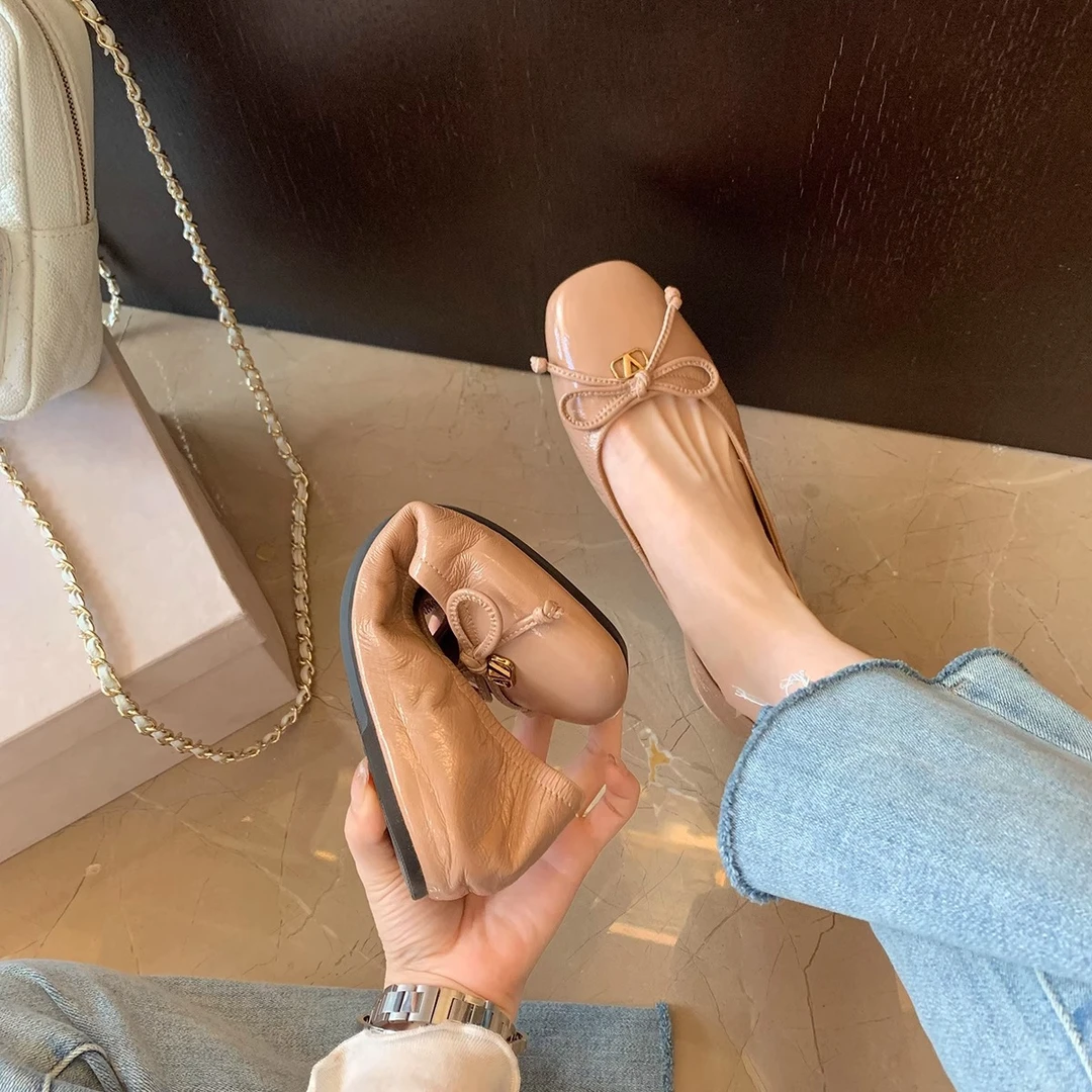 真皮法式时尚百搭柔软方圆头浅口奶奶鞋通勤平底结单鞋女春夏软底