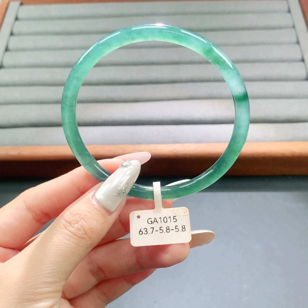 翡翠未镶嵌手镯天然