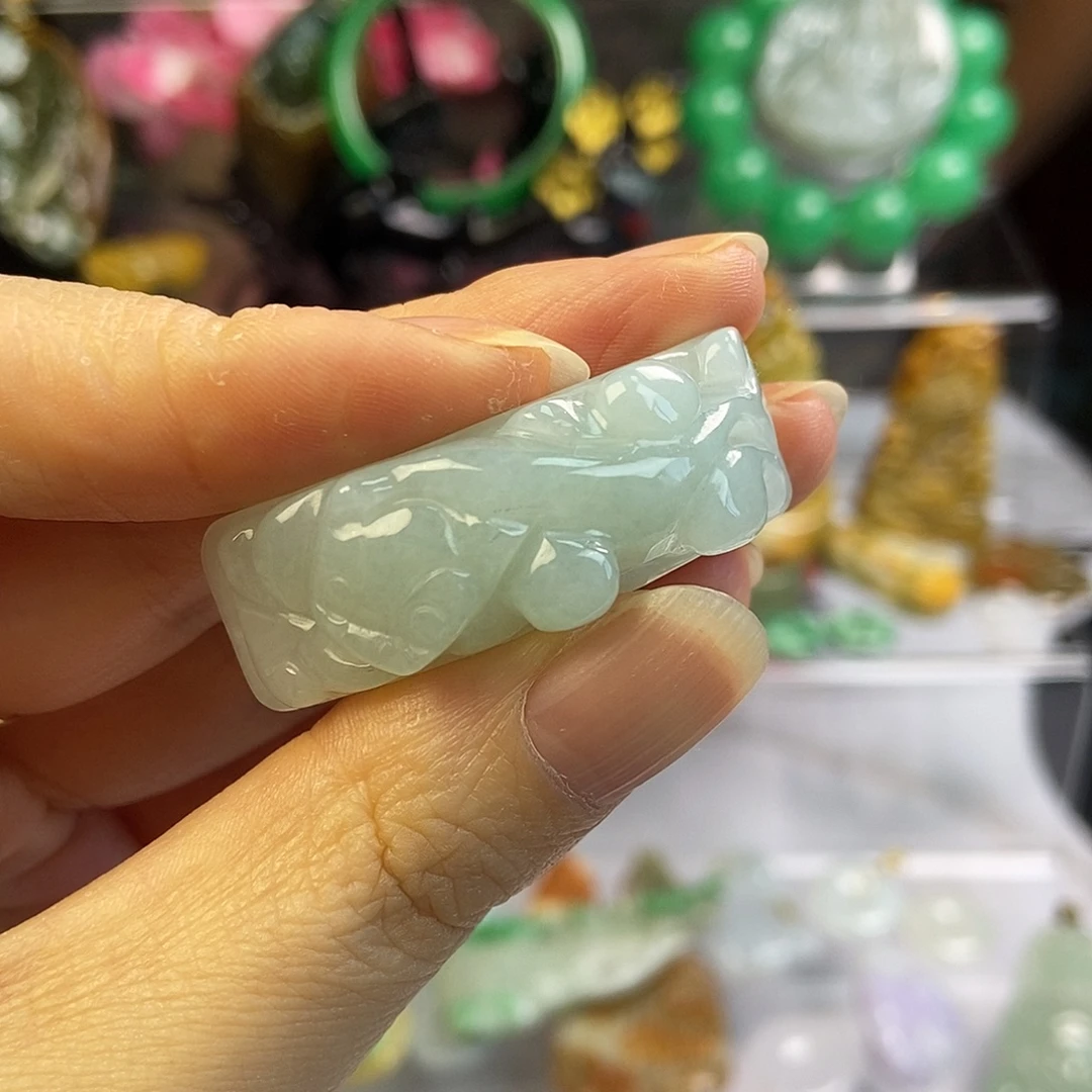 颈饰未镶嵌翡翠手牌