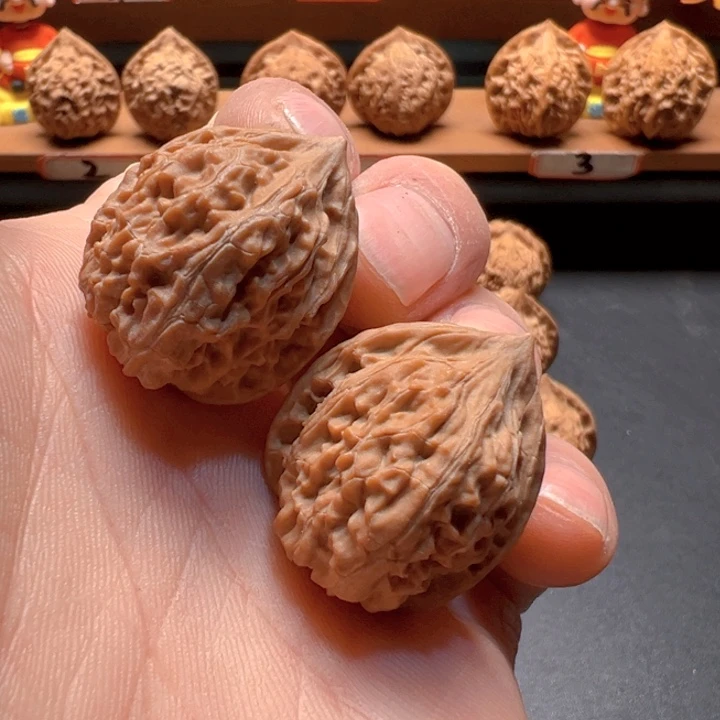 吊坠文玩核桃鸡心手捻