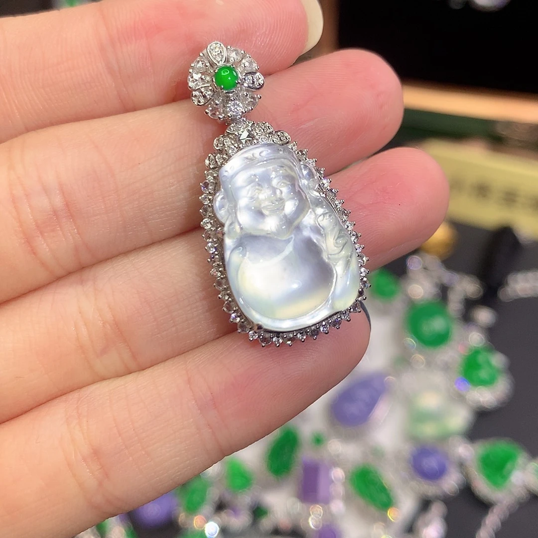 翡翠18K金镶嵌颈饰