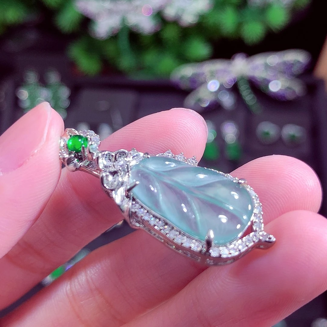 颈饰未镶嵌翡翠天然