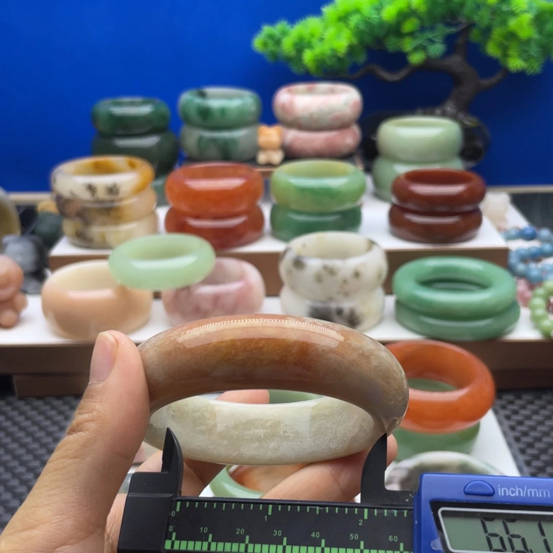 石英岩玉未镶嵌手镯
