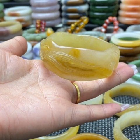 未镶嵌手镯石英岩玉