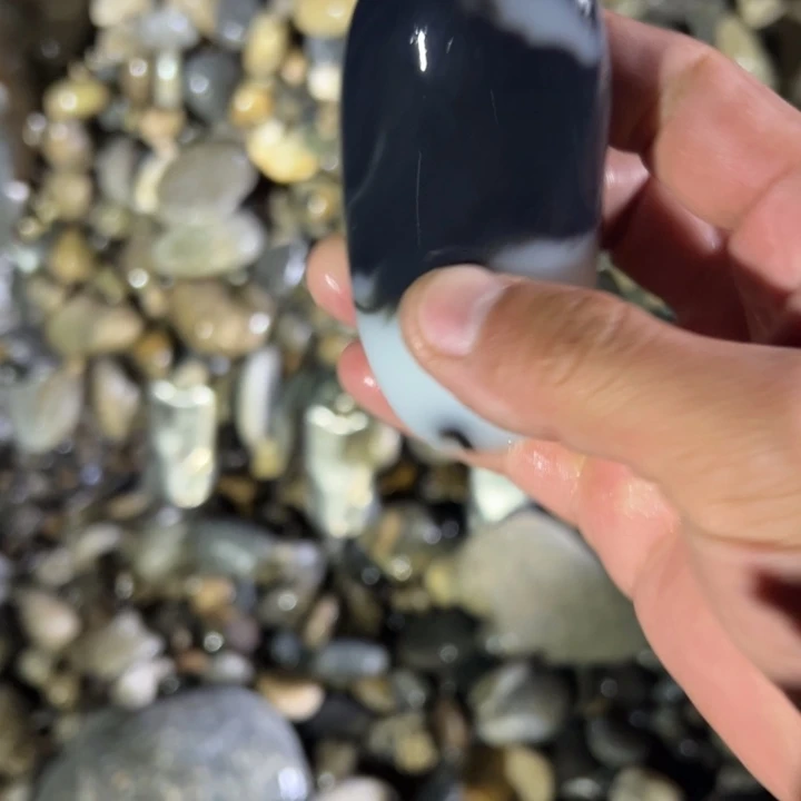 和田玉（糖玉）未镶嵌珠宝奇石