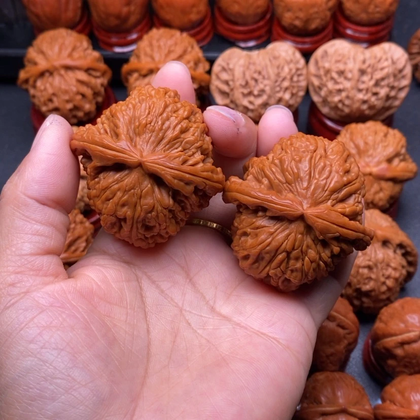 【闪购商品】文玩核桃把件46白狮子