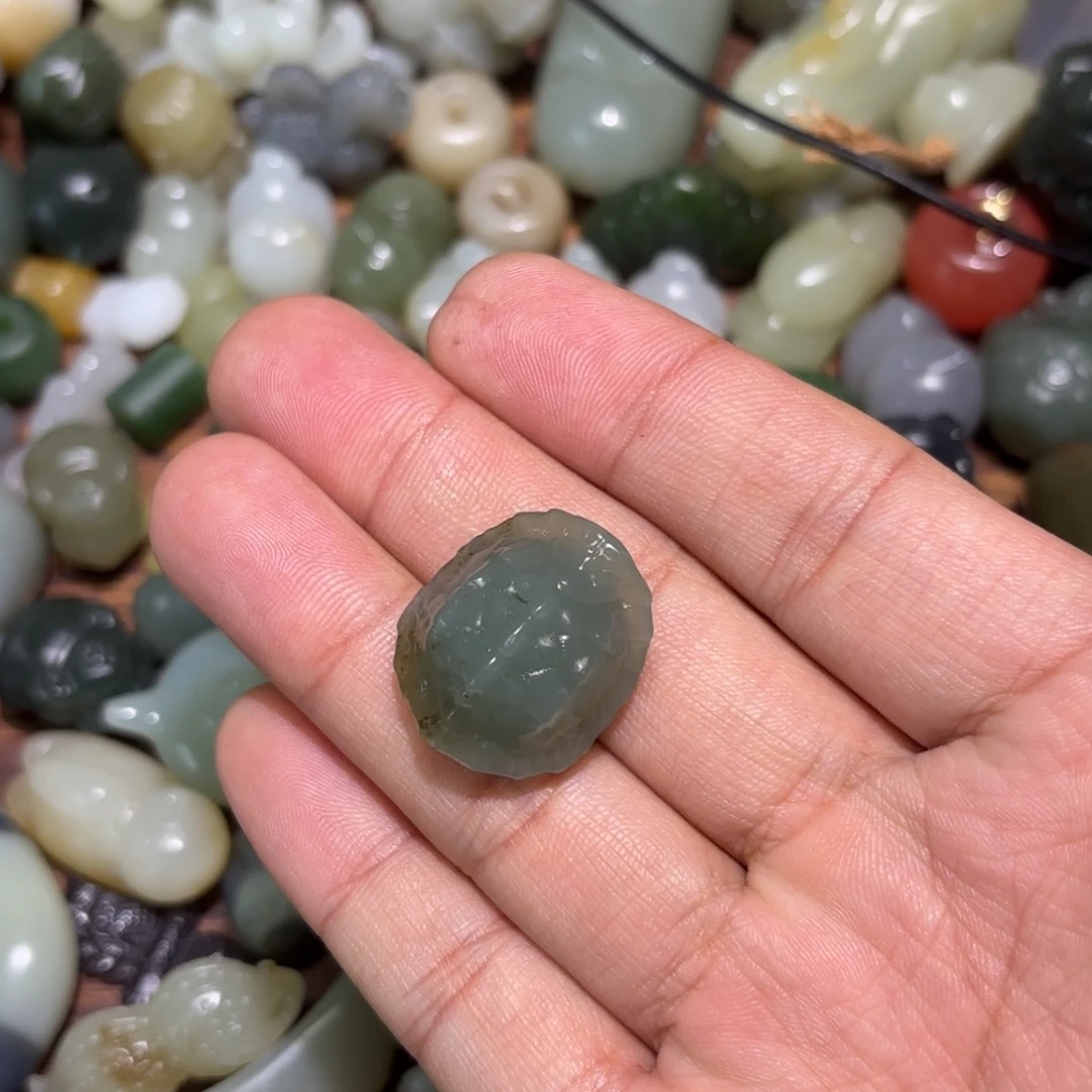 和田玉未镶嵌珠宝半成品