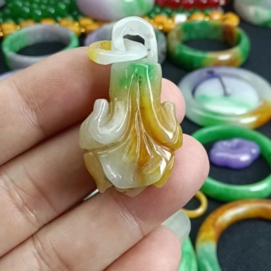 翡翠未镶嵌挂件翡翠