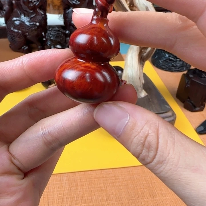 行****檀香紫檀（小叶紫檀）