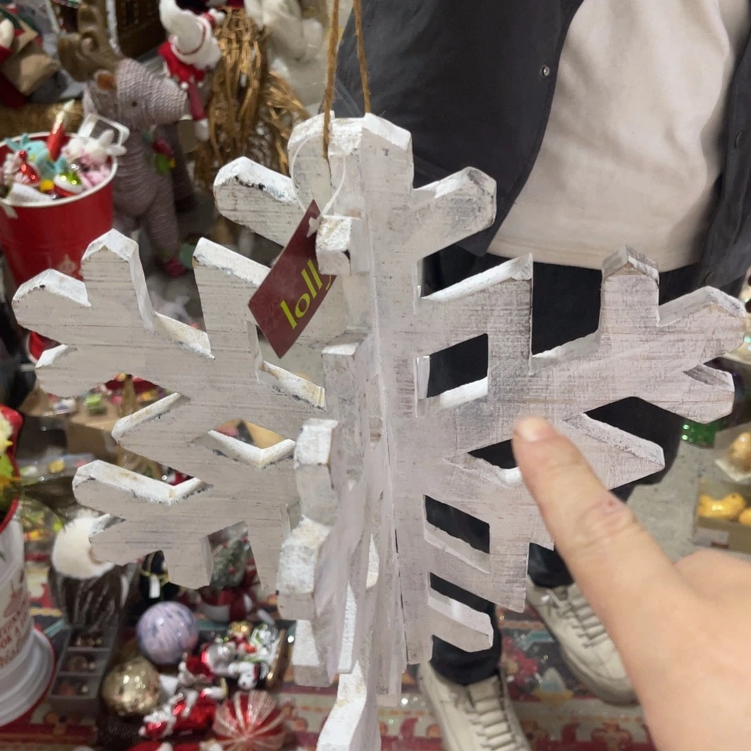 M***e有机玻璃摆件等各种工具的使用