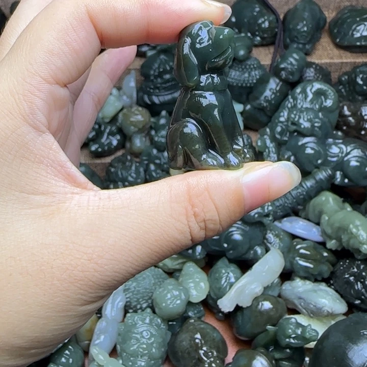 和田玉（糖玉）未镶嵌颈饰