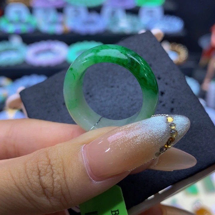 翡翠未镶嵌手链翡翠