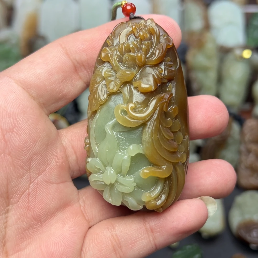 和田玉未镶嵌把件