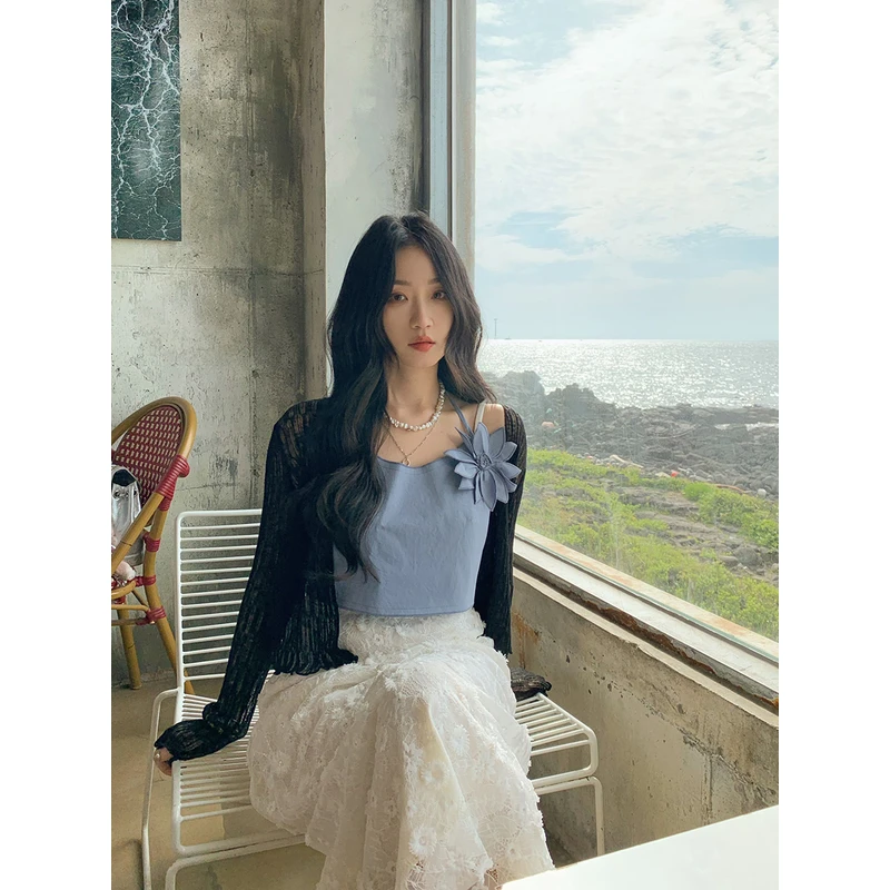 任小艺短款花朵绑带无袖吊带背心女2024年夏季设计感小众肚兜上衣