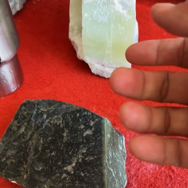 和田玉（糖玉）车挂未镶嵌