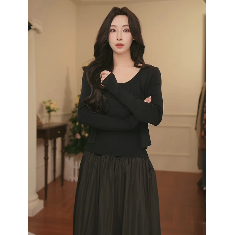 酒午 新款长袖两件套内搭加外套显瘦秋冬必备短款修身套装KLF3199