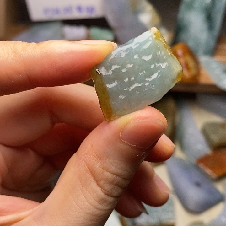 颈饰未镶嵌翡翠天然