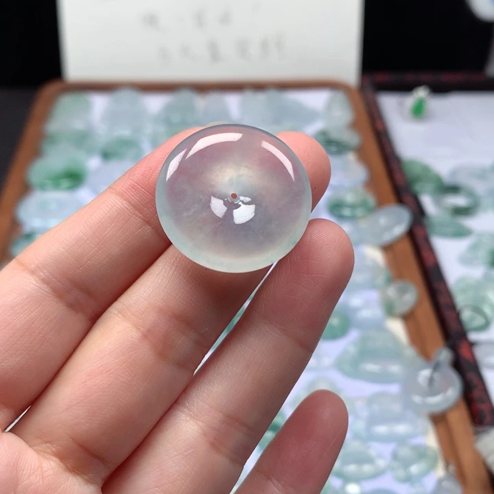 颈饰未镶嵌翡翠冰种平安扣