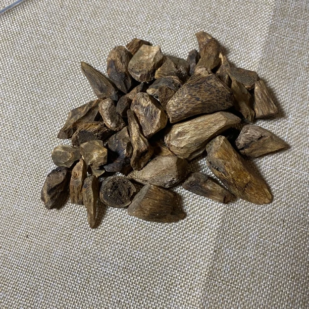 沉香奇楠老树丁一罐29克装