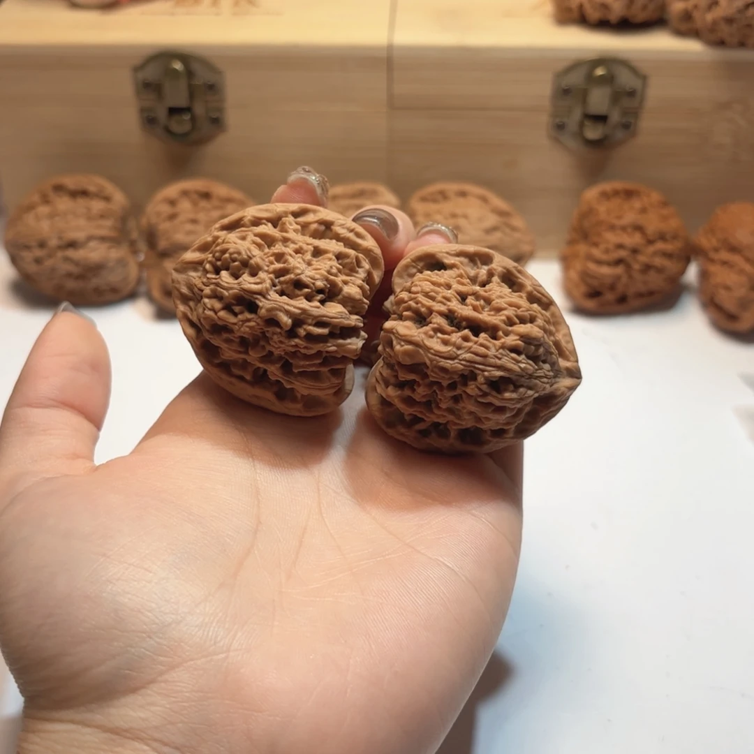 文玩核桃吊坠2号40-40-40正三角