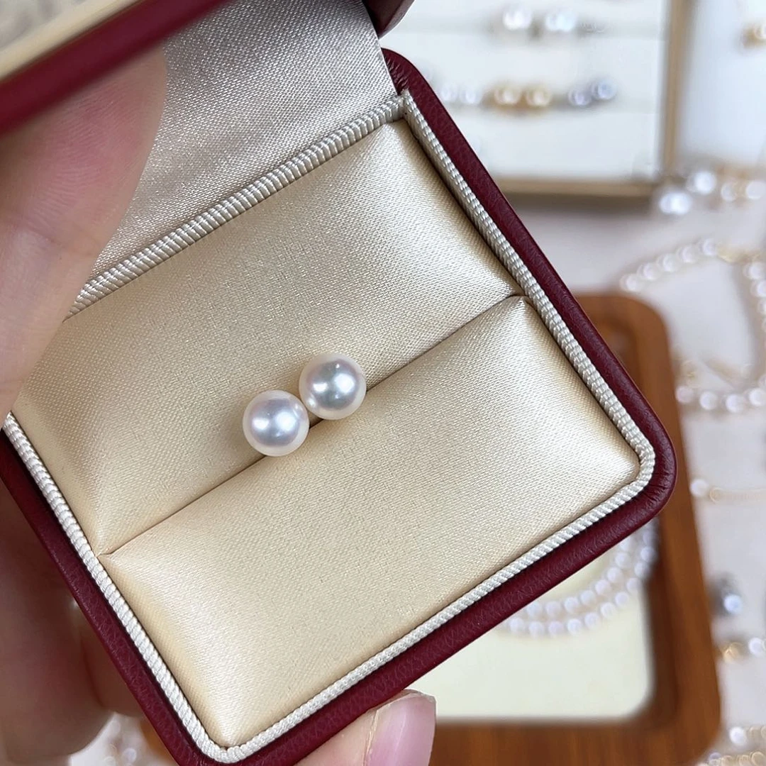 耳饰18K金镶嵌海水珍珠