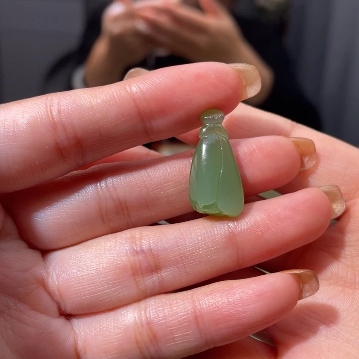 拾***妹和田玉未镶嵌颈饰