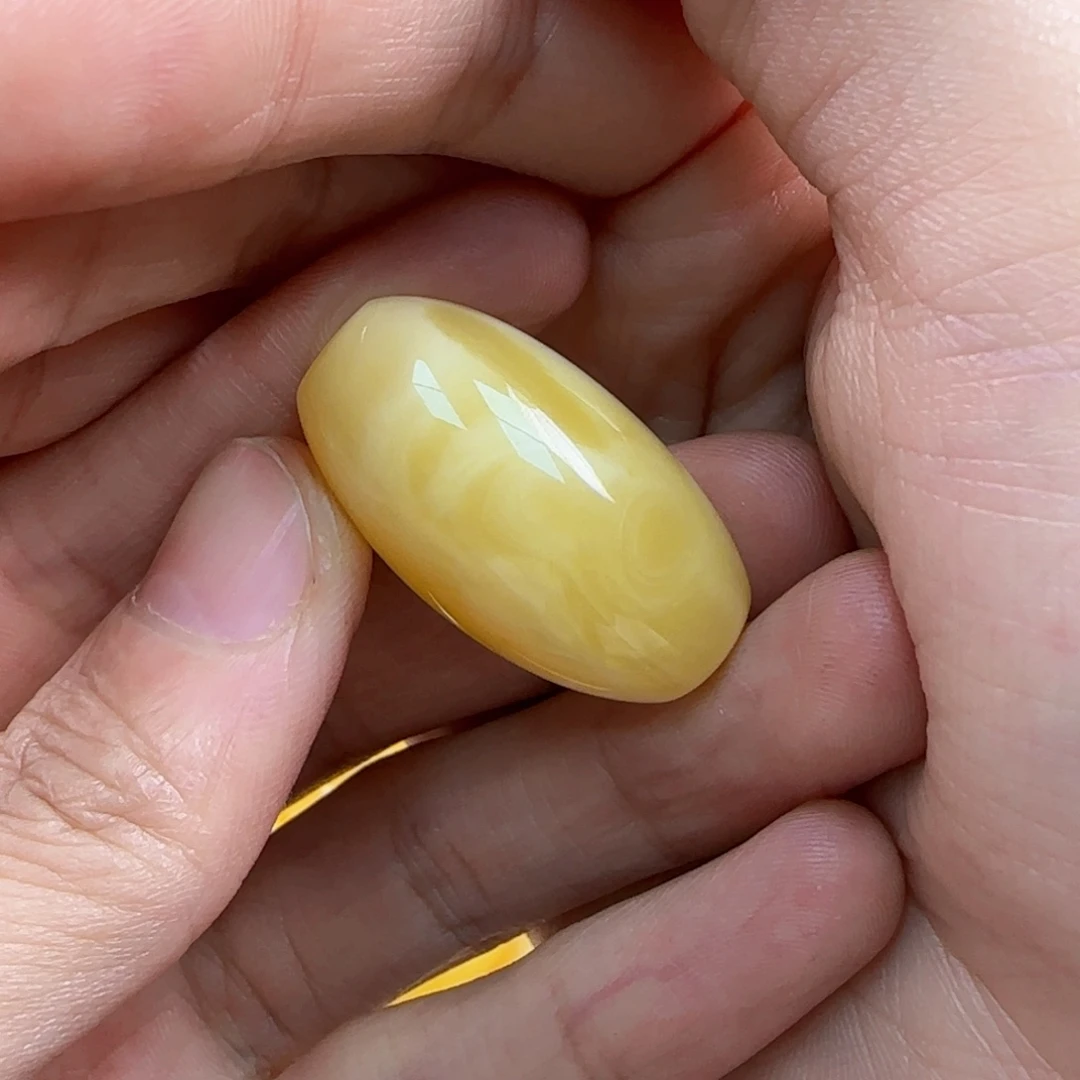 蜜蜡未镶嵌珠宝奇石