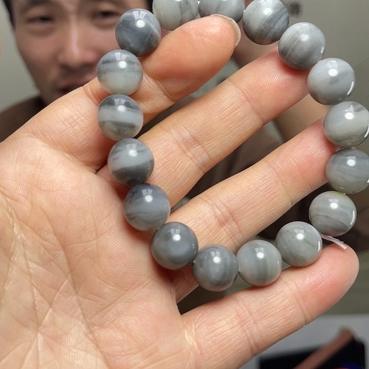 和田玉未镶嵌把件