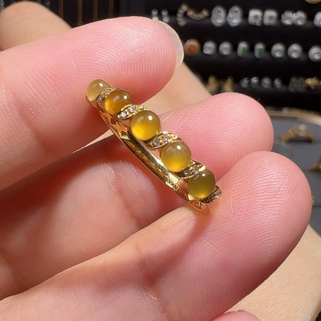 翡翠戒指18K金镶嵌招财黄翡排戒