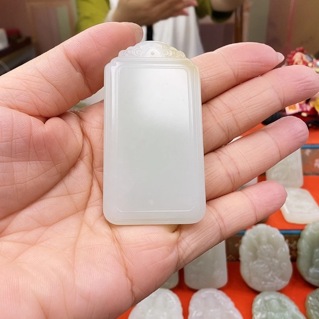 颈饰未镶嵌和田玉我****猪