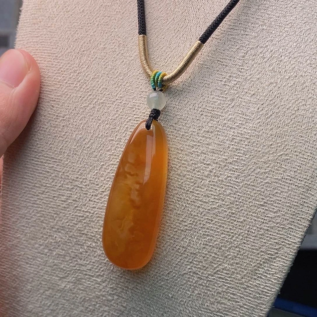 未镶嵌琥珀珠宝奇石