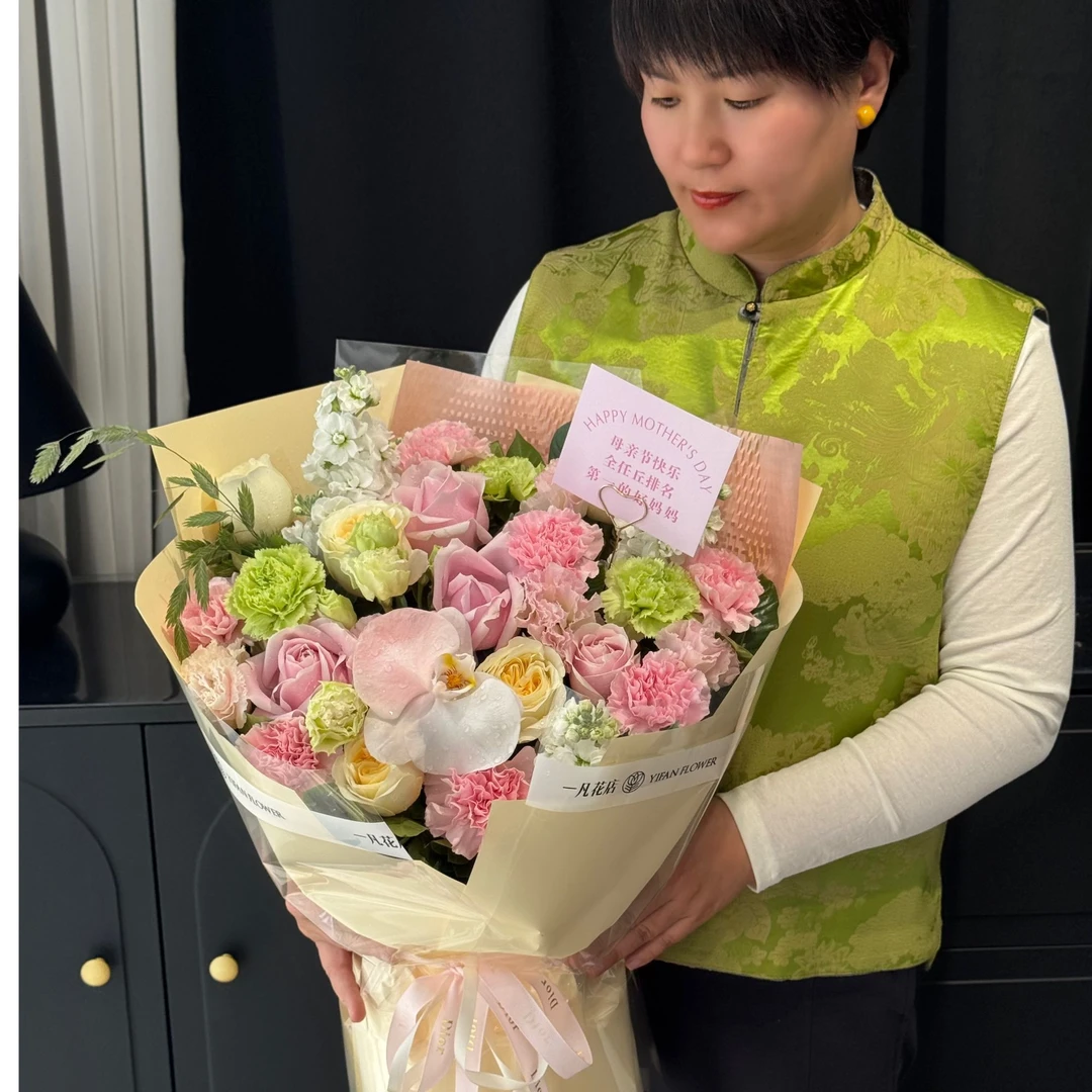 温柔奶油色花束