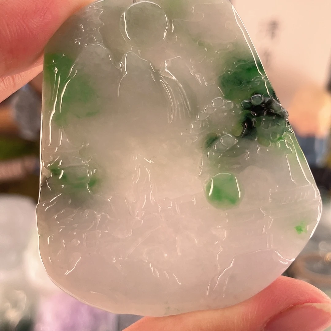 翡翠未镶嵌颈饰山水