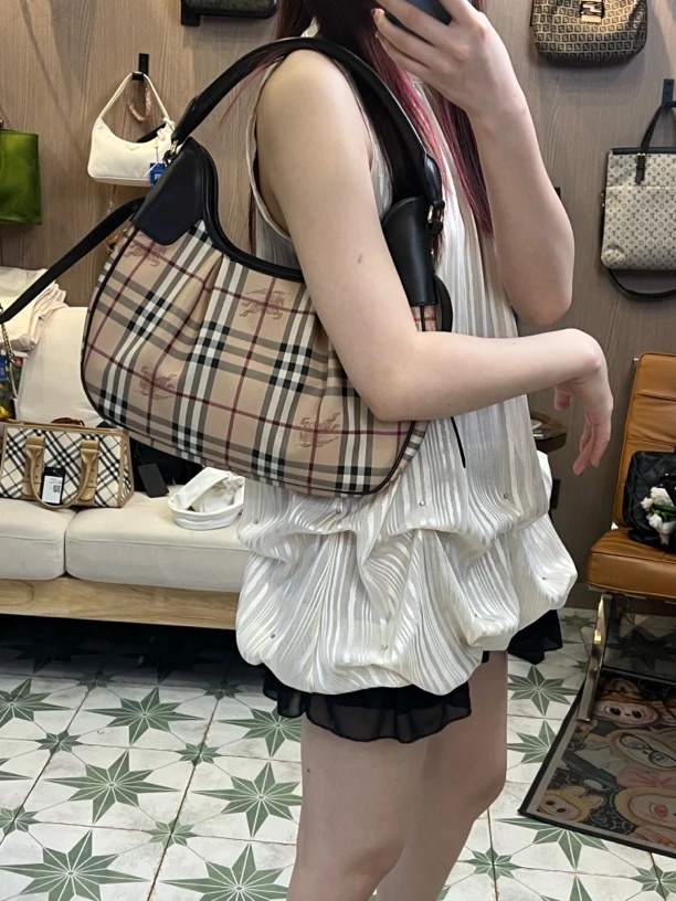 95新 BURBERRY/博柏利 A1579腋下格纹经典百搭