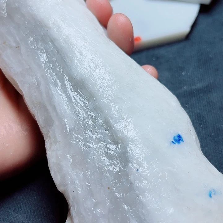 和田玉（糖玉）未镶嵌珠宝奇石