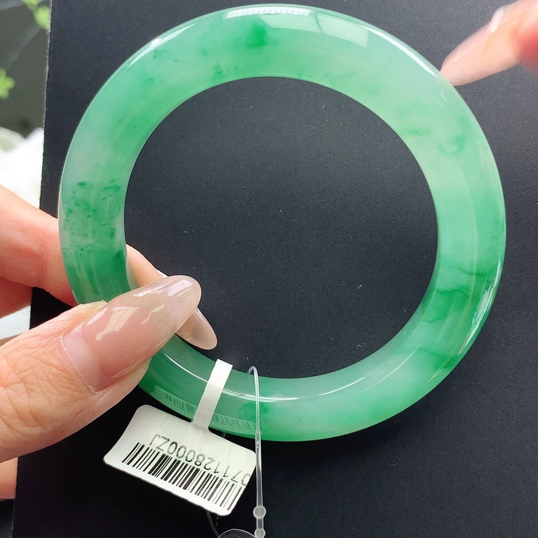 未镶嵌手镯石英质玉