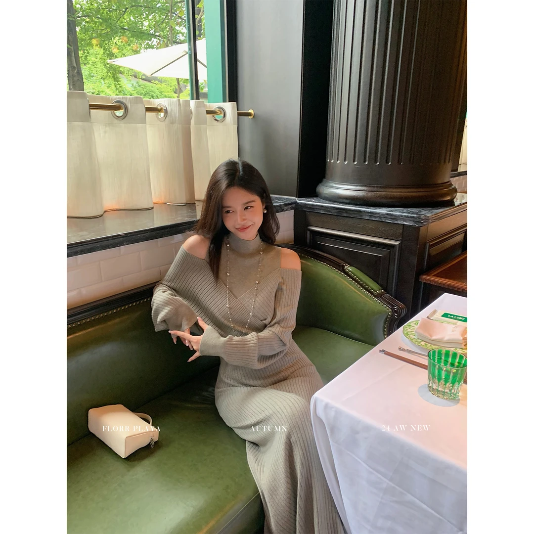 理想欧尼 气质收腰针织连衣裙女春秋设计感露肩假两件长裙